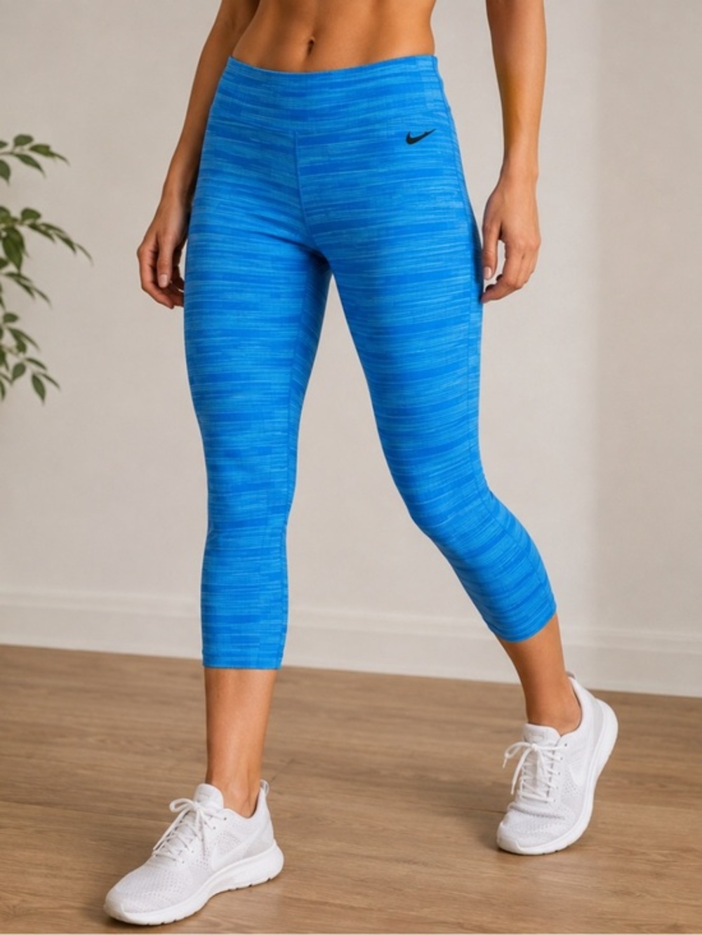 Nike Women’s Blue Striped Capri Leggings Cropped Athletic Pants Size S